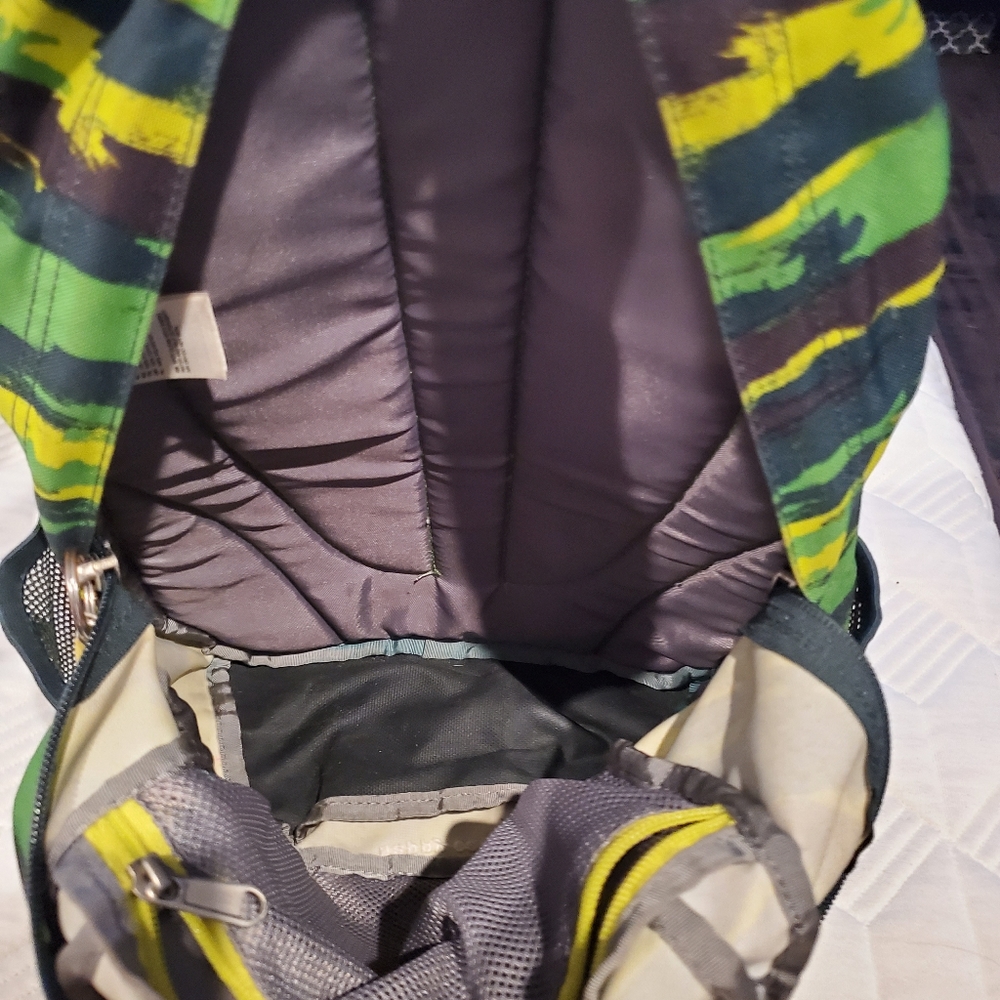 Kids North face happy camper small backpack bungee front and 2 side mesh pockets - Picture 13 of 14